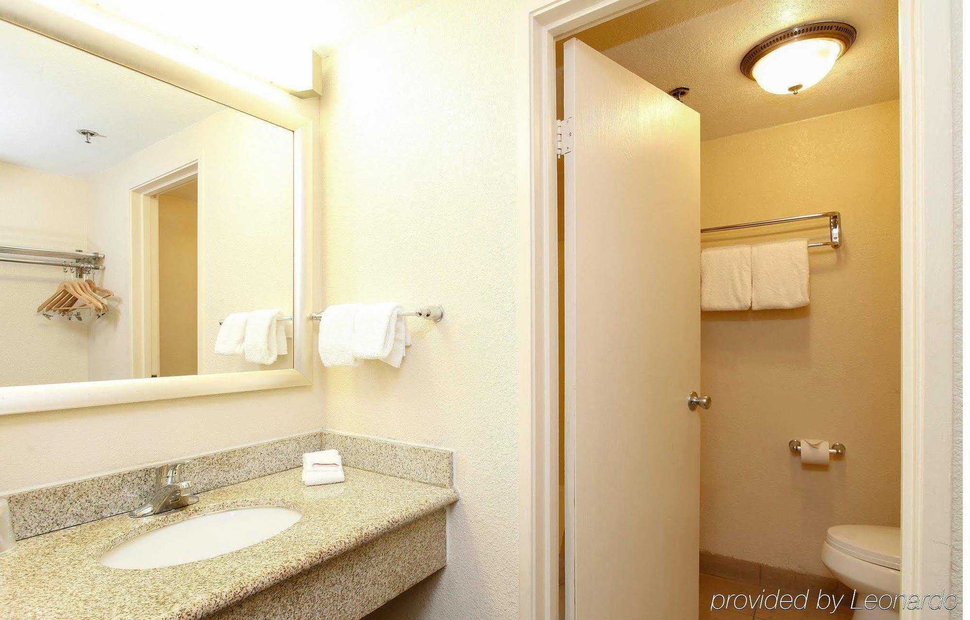 Ontario Airport Executive Inn מראה חיצוני תמונה